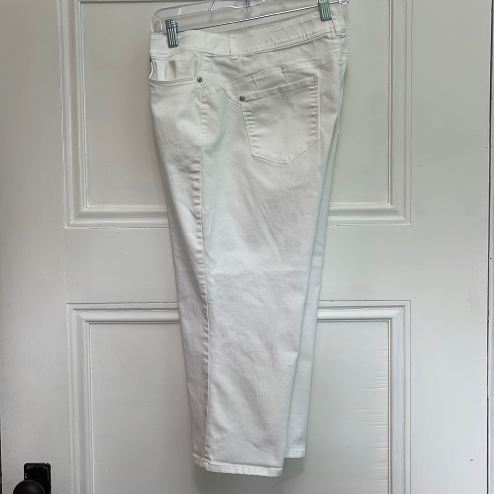 Cato Comfort Stretch White Cropped Denim Jeans 16